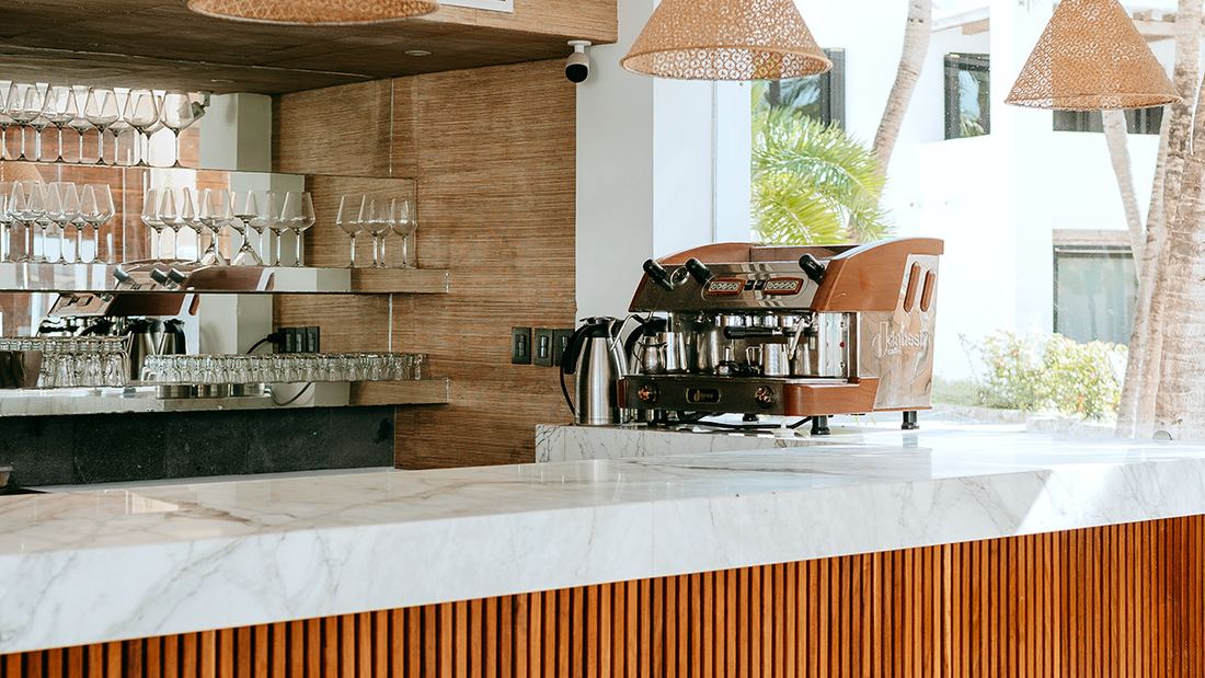 Cava y barra de café