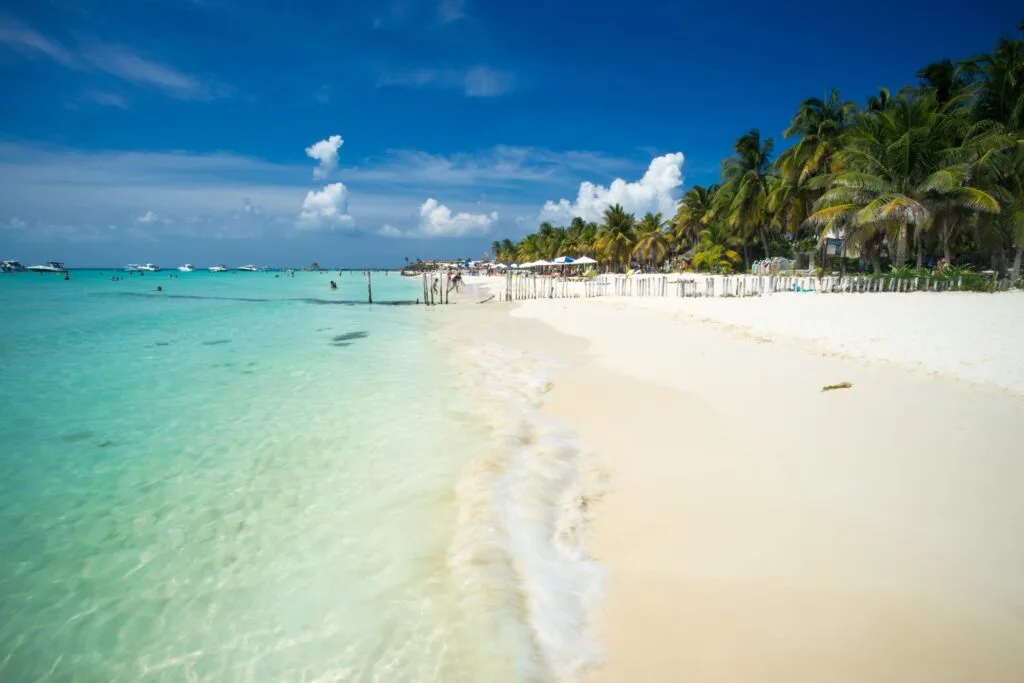Playas imperdibles de Isla Mujeres para disfrutar el Caribe