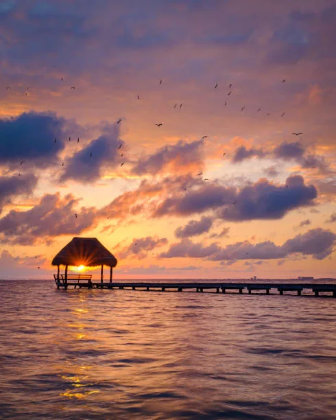 Los 5 mejores lugares para disfrutar del atardecer en Isla Mujeres