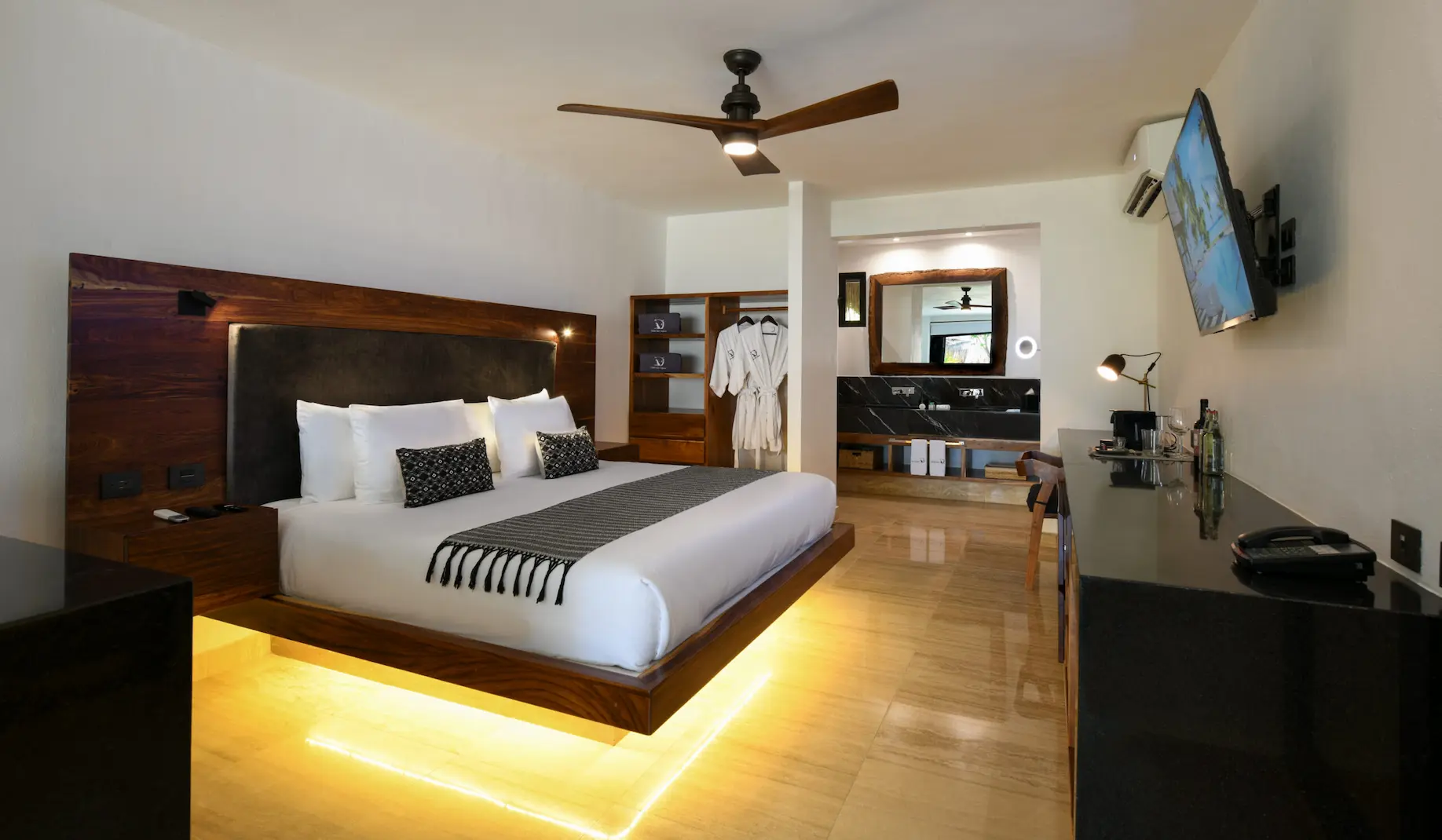 Master-Suite-HCSJ-2-CDP_0066rsweb-scaled